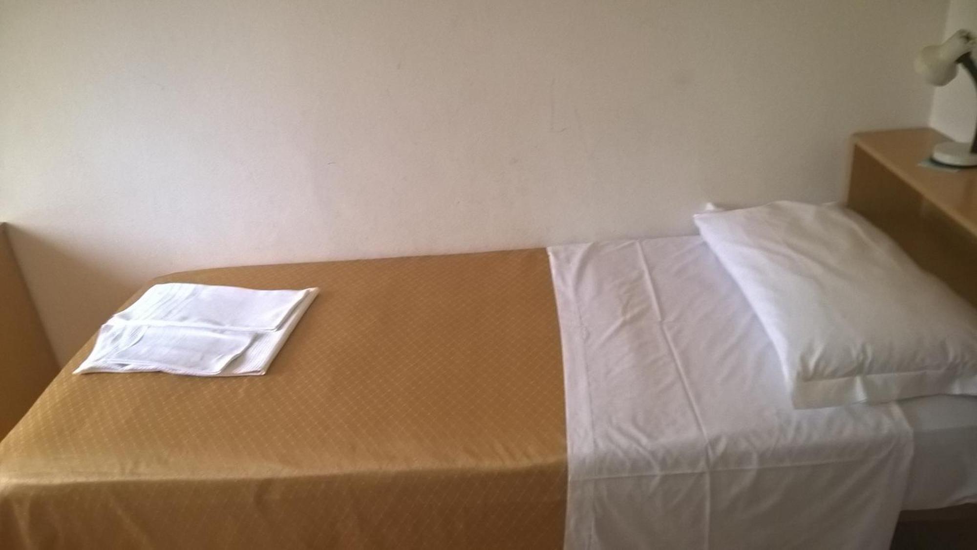 Hotel Parigi Castel San Pietro Terme Oda fotoğraf