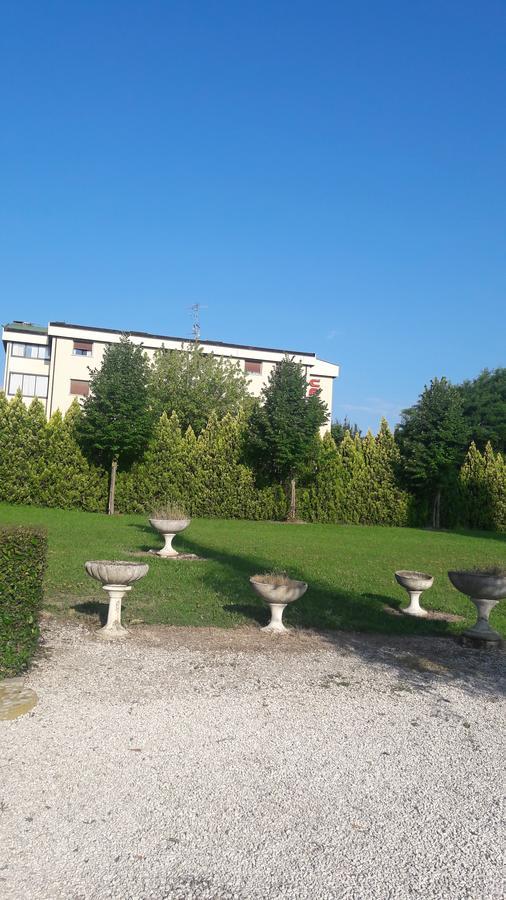 Hotel Parigi Castel San Pietro Terme Dış mekan fotoğraf
